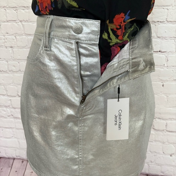 CALVIN KLEIN Metallic Silver Mini Skirt--NWT--26 - Picture 10 of 16